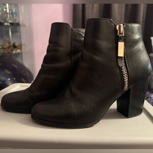 ALDO Women’s Mathia Leather booties - size 10
